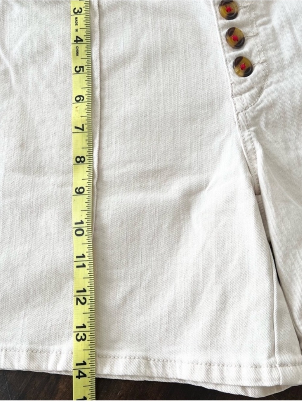 Pilcro Anthropologie Ivory Denim Shorts 26 High Rise Button Fly Boyfriend - Picture 7 of 10